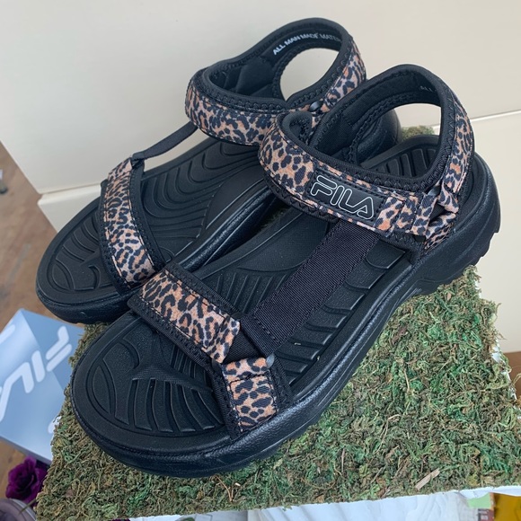 NWT Fila Andros Leopard Velcro Strap Sandal - Picture 4 of 8